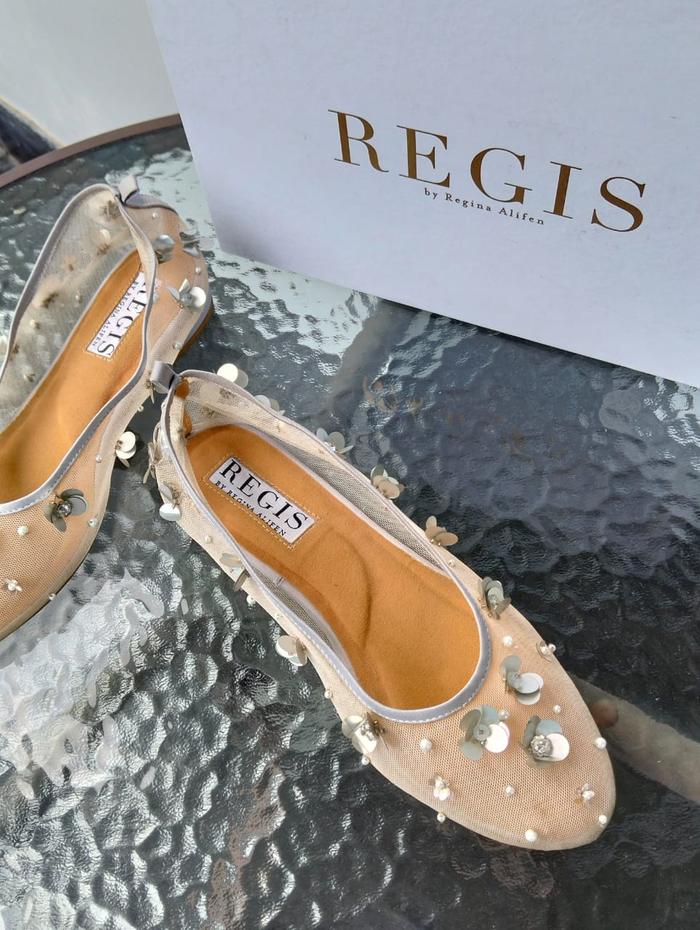 Exclusive Design by REGIS Bridal Shoes Silver Petal Flower