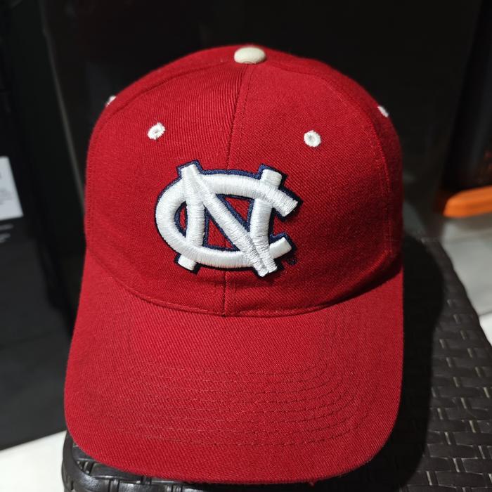 Topi caps North Carolina Tarheels by Zephyr preloved