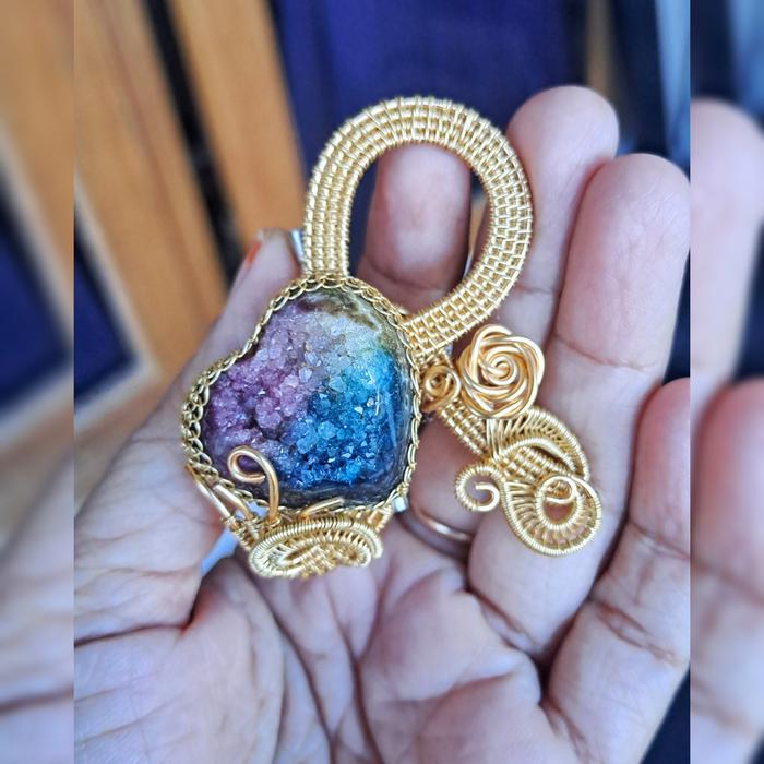 Bros handmade druzy huruf R