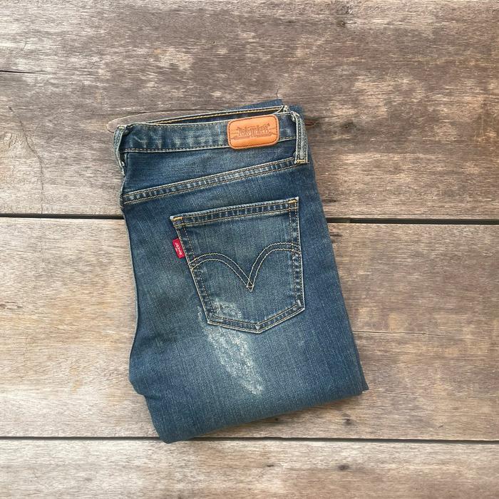 Levis women size 28 second no uniqlo zara