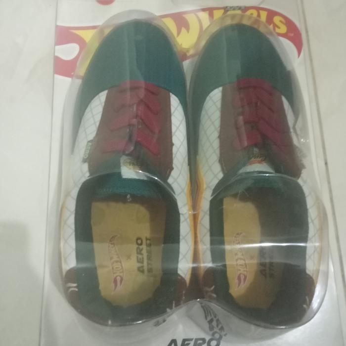 sepatu aerostreet x hot wheels size 43 original segel hologram