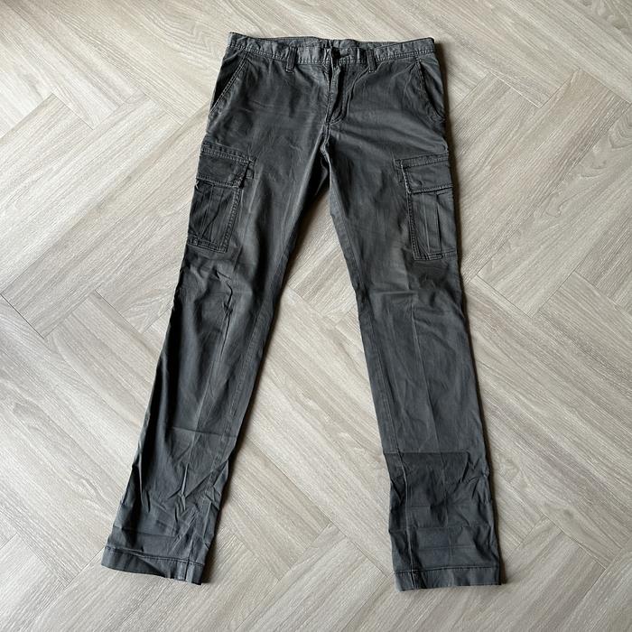 Uniqlo Cargo pants workpants (not zara, masimmo , hnm, uniqlo, jeans denim slim )