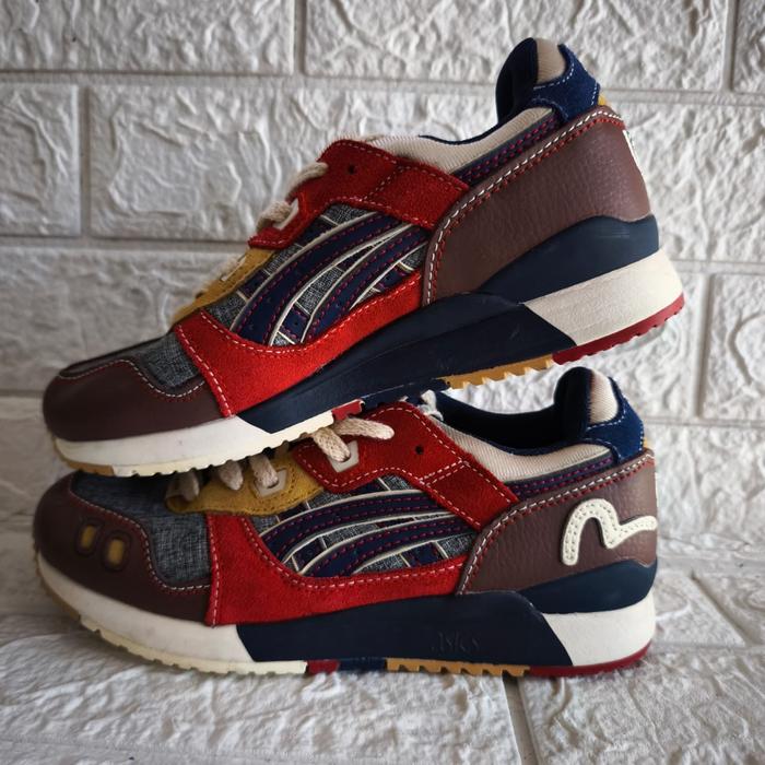 Sepatu sneakers denim, red metalic gold, colourblock, evisu gel-lyte III asics