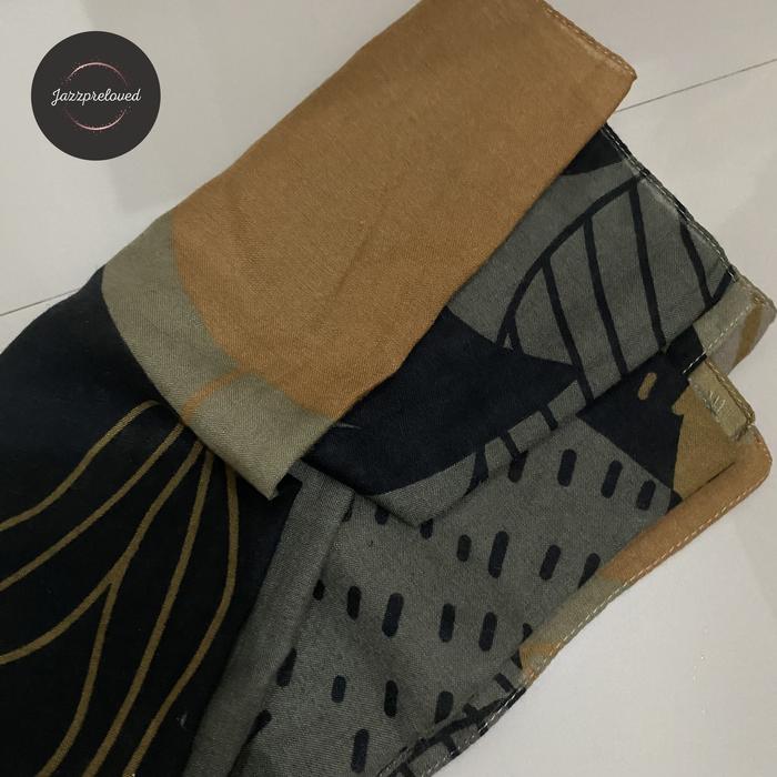 Preloved jilbab segi empat ZM hitam mustard