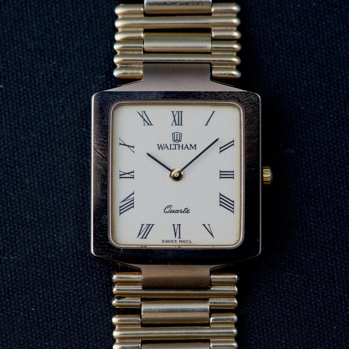 Jam Waltham Dynax Tank Quartz Watch