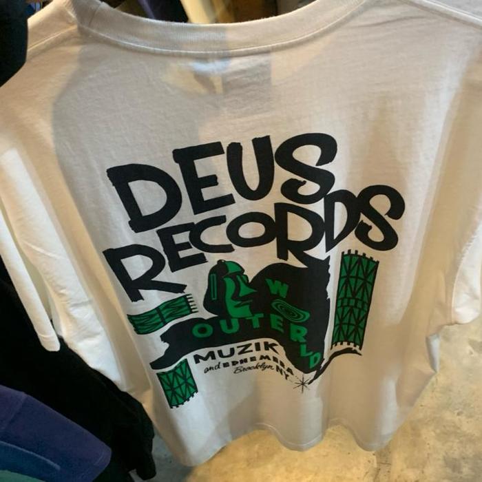 Kaos Pria Deus Ex Machina Original Outherworld White New