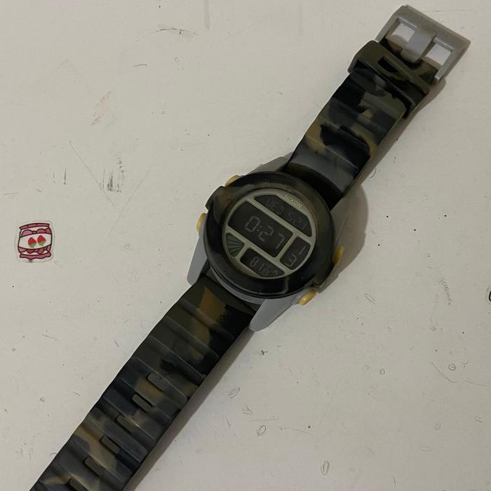 NIXON The Unit Marbel Authentic Camo Jam Tangan Kondisi Mulus Pemakaian Wajar Hidup Normal Berfungsi