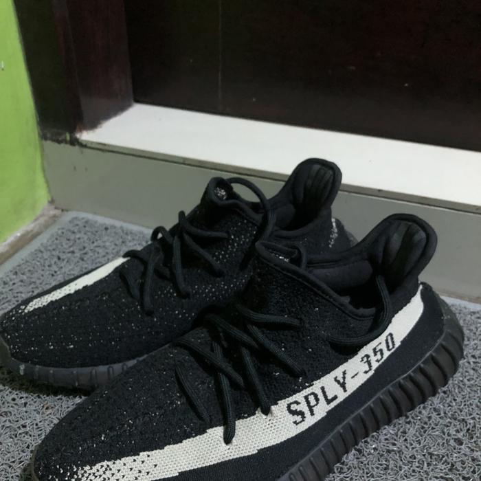 Adidas Yeezy Oreo size 42