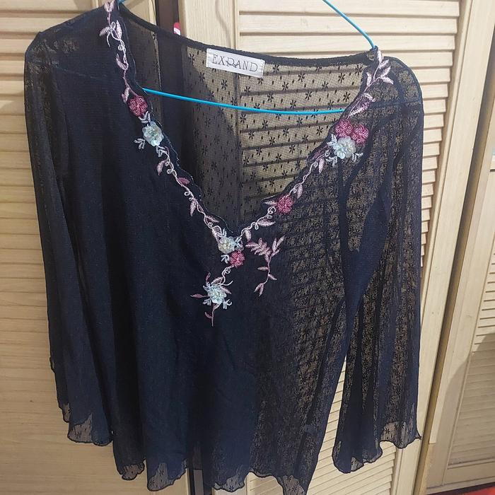 PRELOVED Blouse merk Expand warna Hitam