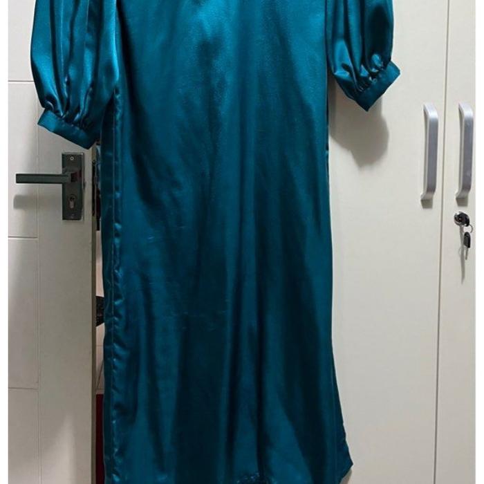 gaun pesta satin warna hijau tosca