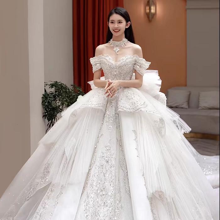 Wedding dress import / Crystal wedding gown / Wedding gown / Gaun pernikahan / Gaun wedding mewah /