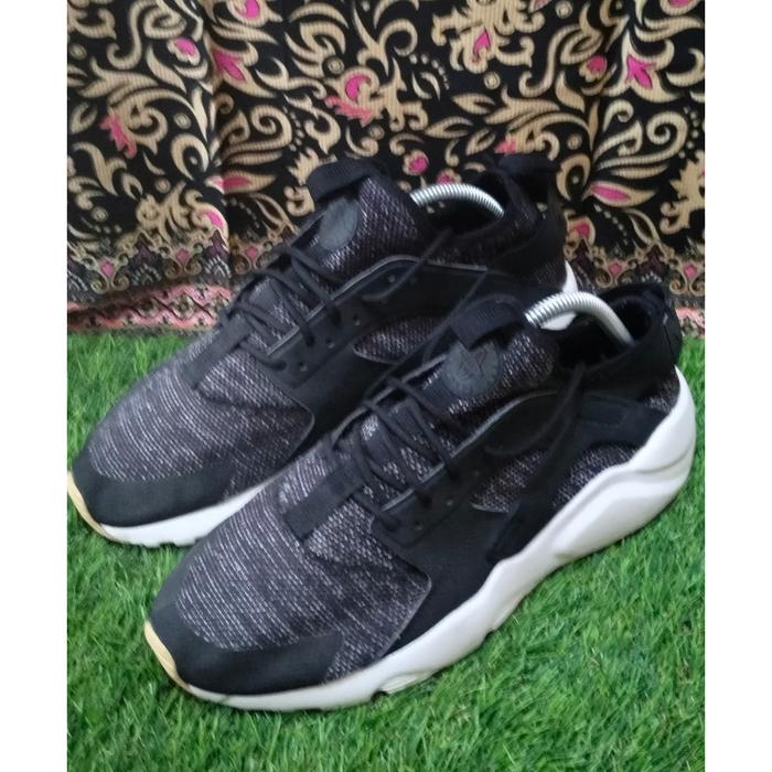 Sepatu Second Nike Huarache Ultra Hitam Size 42.5 Insole 27