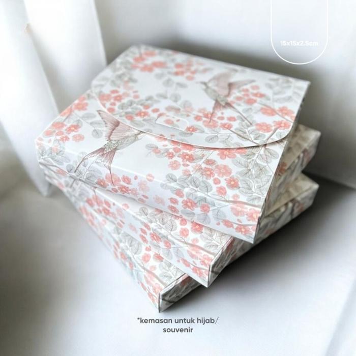 Kotak Jilbab Scarf Small Box Hijab Square Blissful Blossom 15x15x2.5 cm