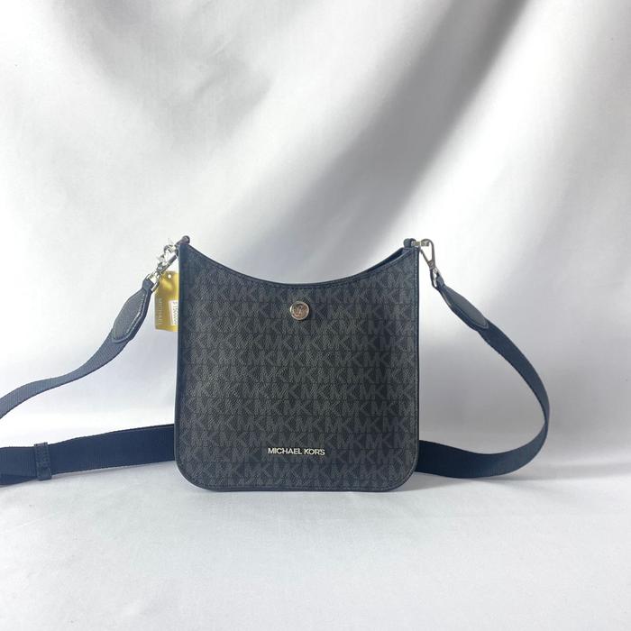 tas wanita mk briley small messenger sign black vj