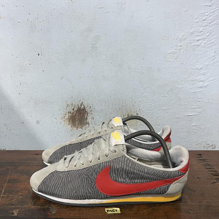 sepatu second ori nike cortez dark grey size 43
