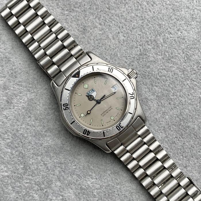 TAG Heuer Professional 2000 Grey
