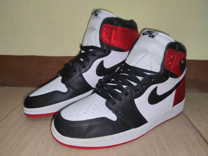 AJ1 High Satin Black Toe Size 46/30.5cm, Vietnam (2ND Like New)