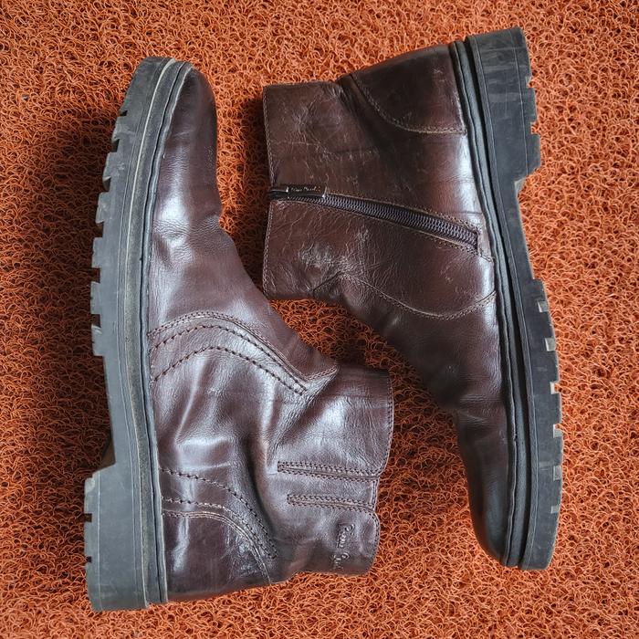 sepatu kulit boots pierre cardin bekas bagus mulus ada box gantian bkn cat bally docmart catepillar