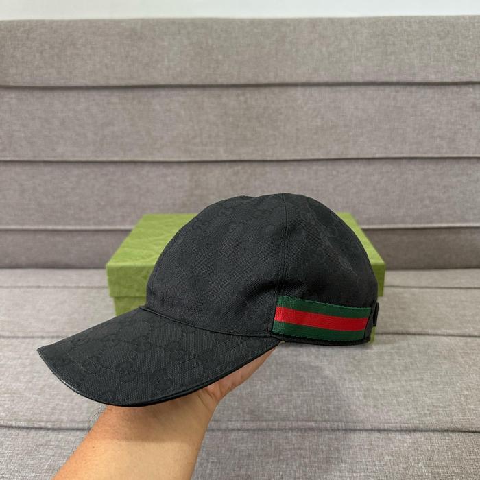 Gucci  Baseball Cap Black sz M, like new original not snake