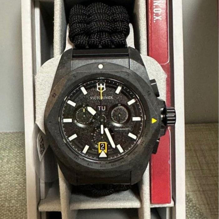 Victorinox Swiss Army INOX Carbon Chronograph 241989