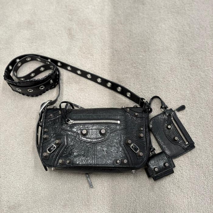 Balenciaga le cagole flap bag