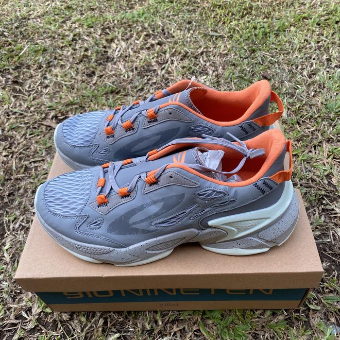 Sepatu 910 Nineten LYNX RV-LITE ABU-ABU/JINGGA (Sportstyle) - Size 41