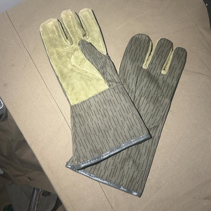 Vintage Gloves (Mittens), M1965 Strichtarn (Line pattern camouflage): DDR NVA East German Cold War