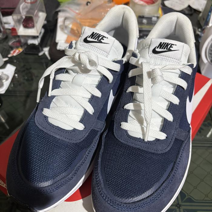 Nike waffle nav size 45 second like new