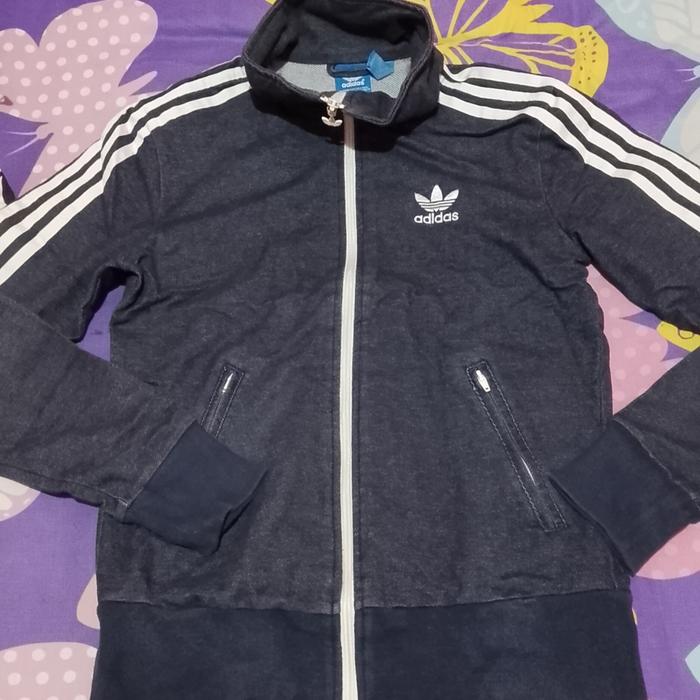 Tt adidas original size S