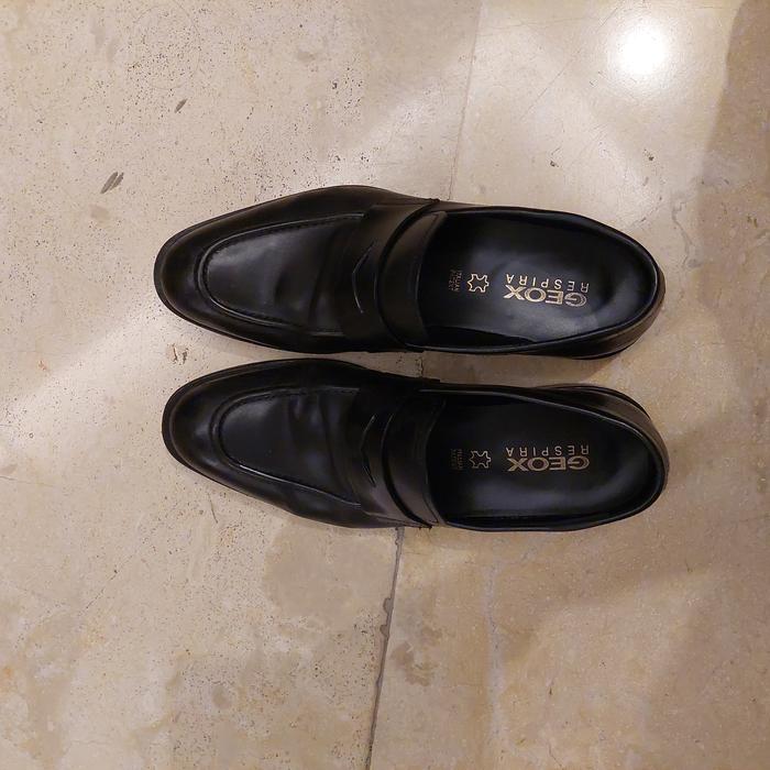 Sepatu Kulit Pria Hitam - Geox