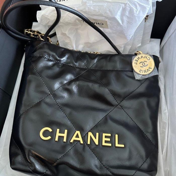 Authentic Chanel 22 Mini Black Ghw Preloved