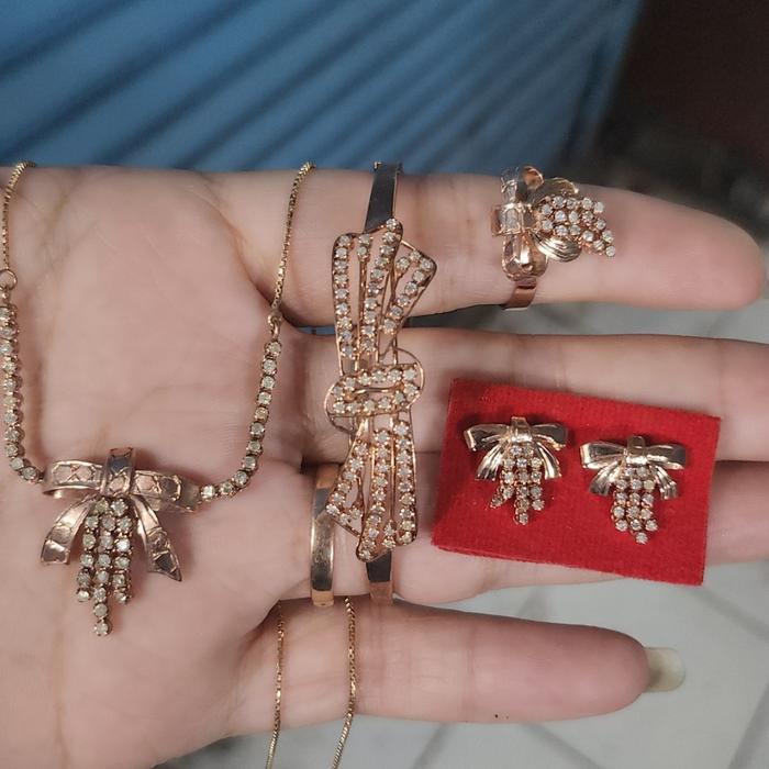 Set pita berlian medan cantik