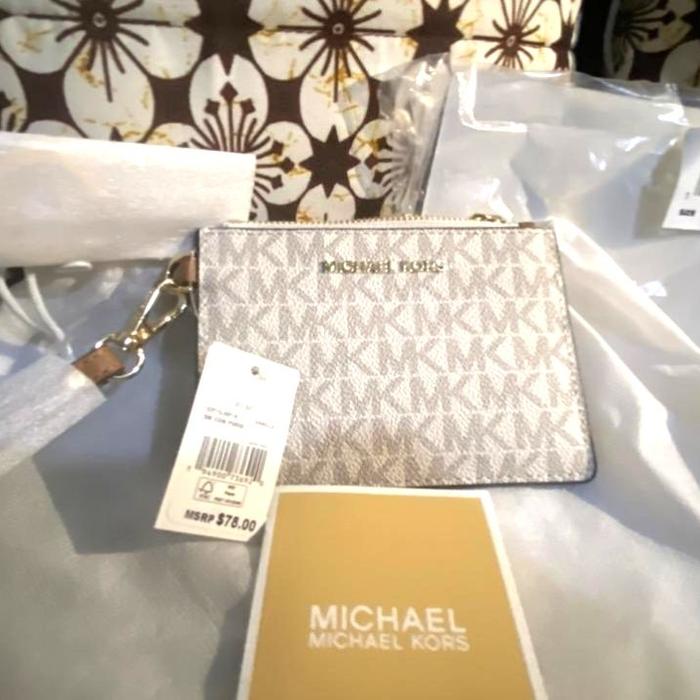 Michael Kors Card Wallet.