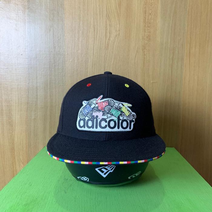 Topi Snapback Adidas Adicolor