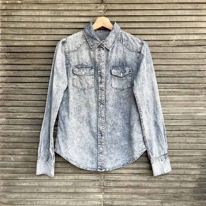 Kemeja Hem Denim Chu XXX Preloved