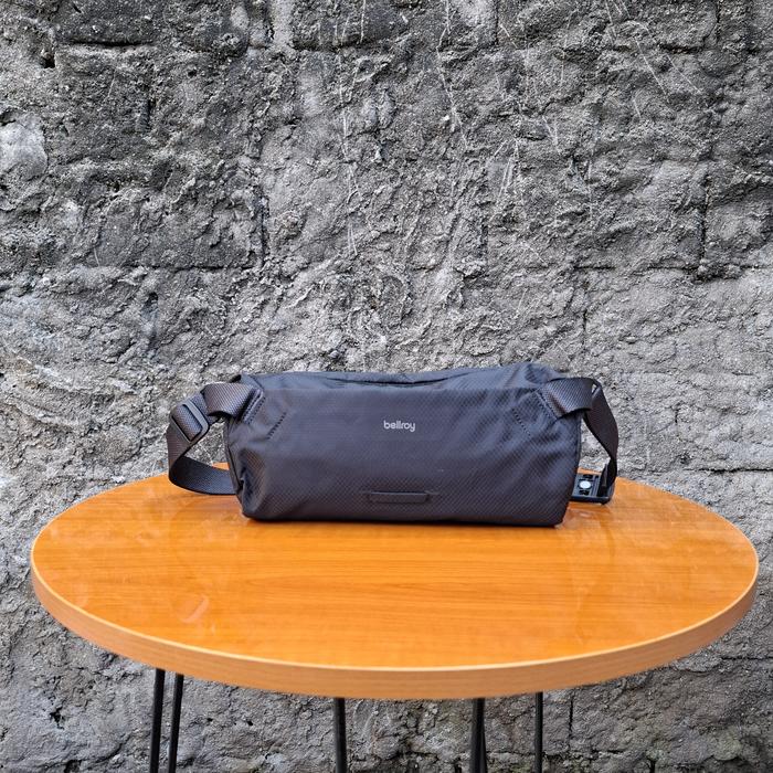 Bellroy Lite Sling Black Shadow