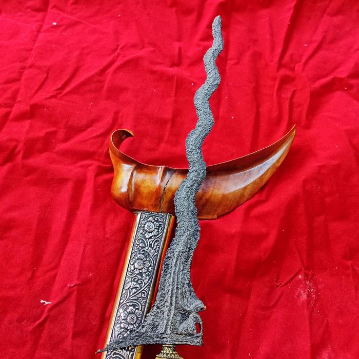 Keris Singo Barong Luk 13 pamor Wos Wutah Gagah istimewa