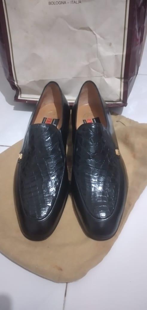 Sepatu A. Testoni made in Italy, ukuran 42, kondisi bagus sekali 99%