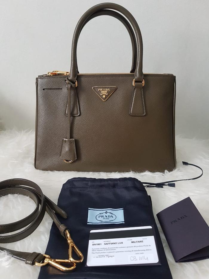 Preloved prada saffiano