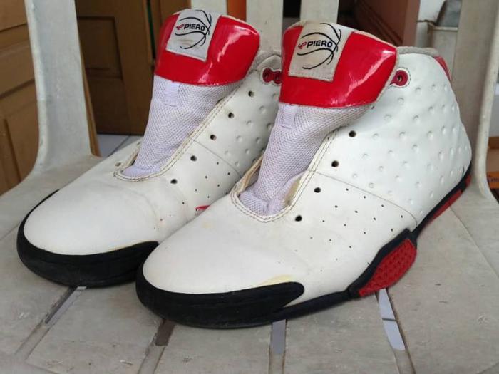 SECOND SEPATU BASKETBALL ORIGINAL PIERO PUTIH LATIHAN OLAHRAGA BEKAS