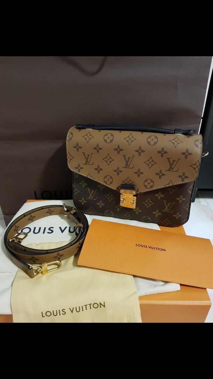 Preloved Like New Louis Vuitton Metis Reverse