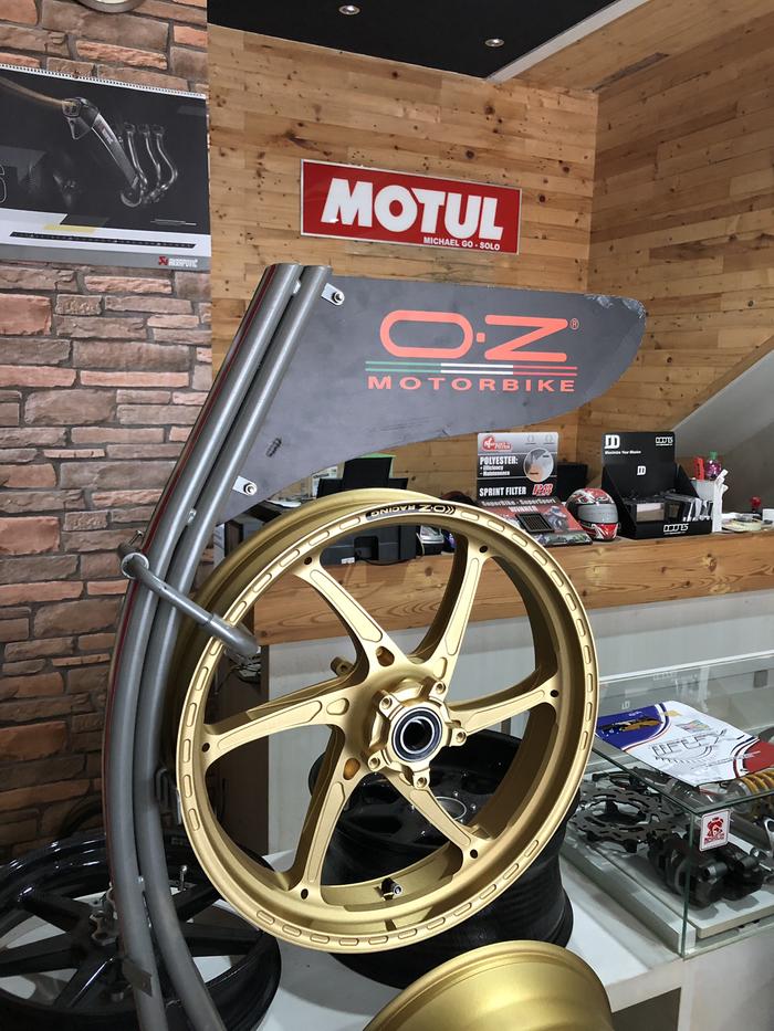 OZ Racing GASS RS-A Velg Kawasaki Z1000 Gold Matte Original Italy