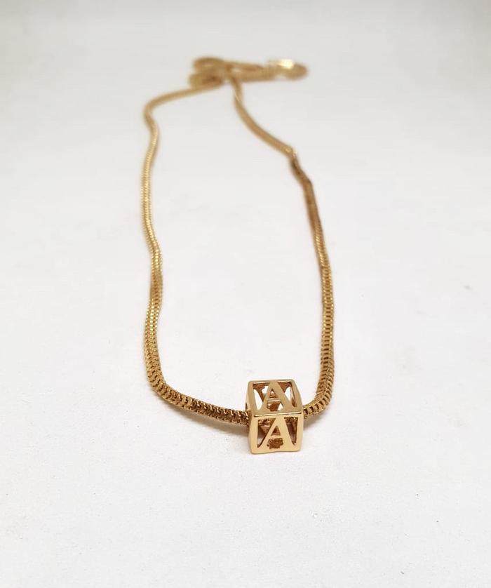 Kalung inisial kalung huruf kalung alphabet balok