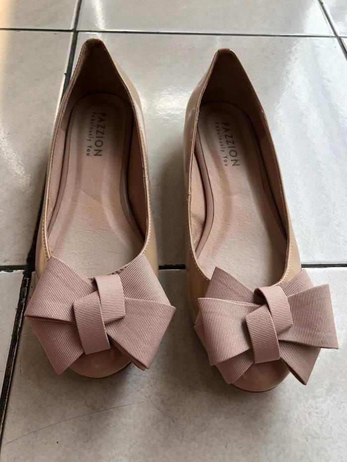 Flat Shoes Pazzion 384 Nude Glossy Patent Low Heels Size 36 Sepatu