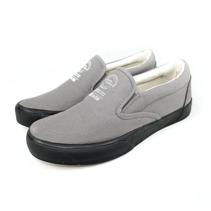 Sepatu Kanvas - Lucky Star Slip On Grey/Black - Sneakers