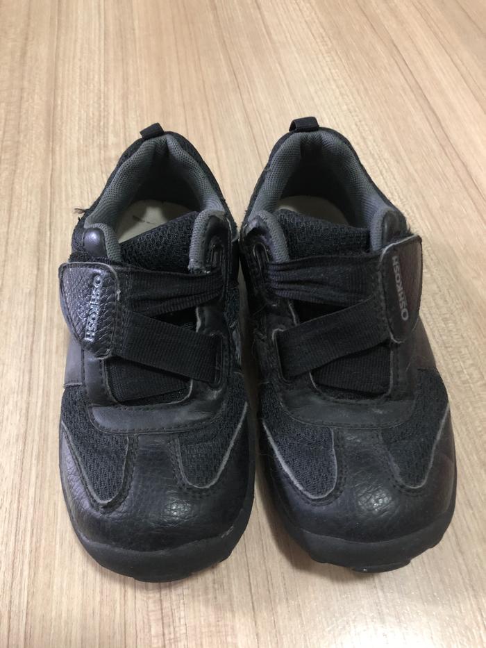 Sepatu sekolah anak hitam Oshkosh 20,5 cm outsole laki perempuan