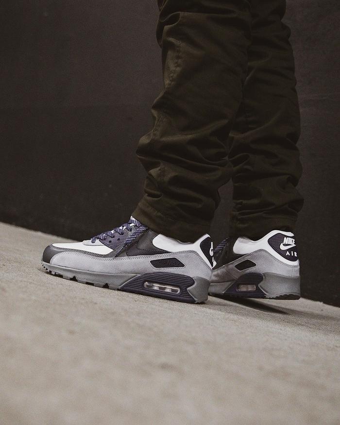 Nike Air Max 90 “Lahar Escape” grey