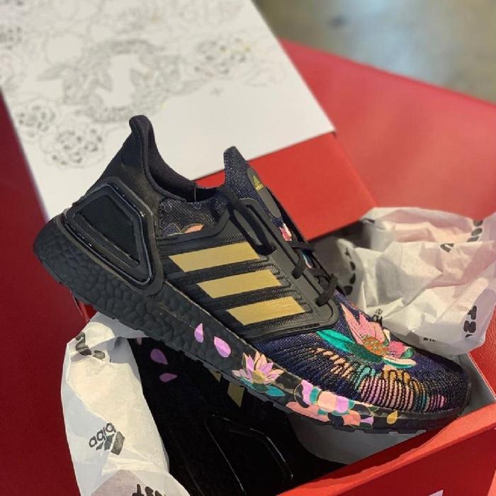 Adidas Ultraboost 20 “Core Black/Gold Metallic”