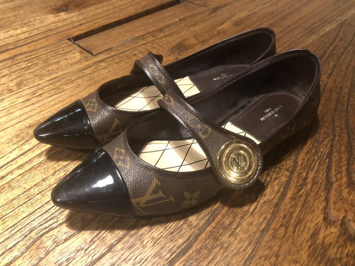 LOUIS VUITTON MONOGRAM FLAT SHOES (second original 100%)