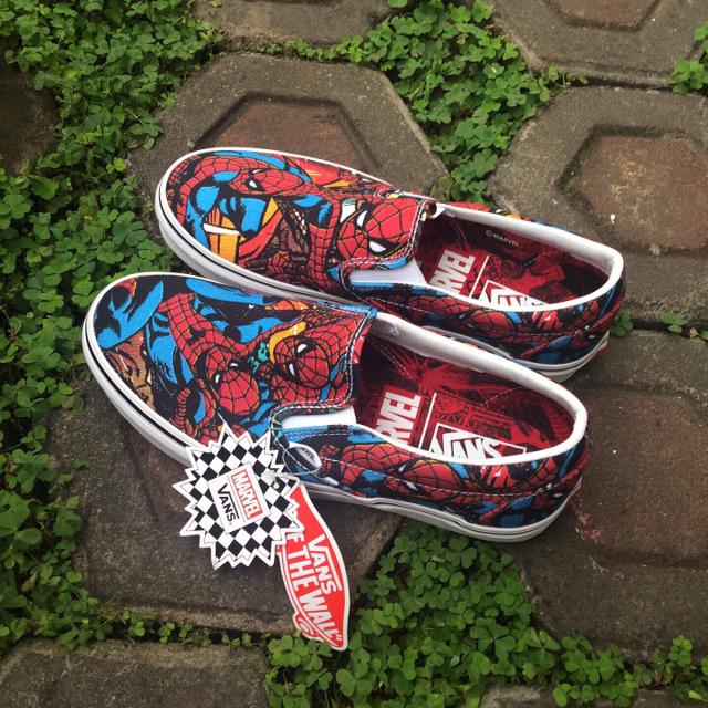 Vans Slip On X Marvel Spiderman